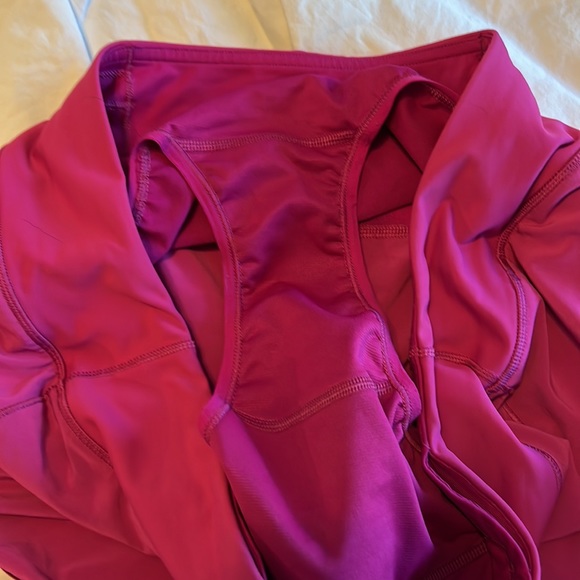 Speed Up LR 2.5” Ripened Raspberry Lululemon - Picture 2 of 2